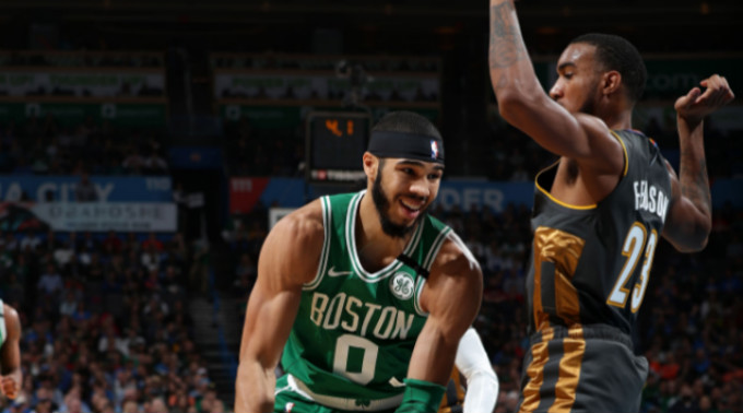 他一踏上重 他一踏上重