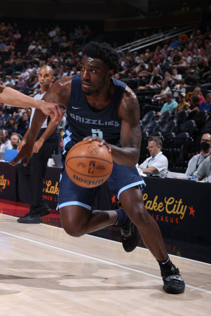 显示了他对
